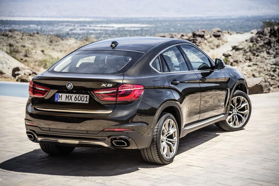  BMW X6 xDrive 5.0i 2015 года  (фото 19 из 113)